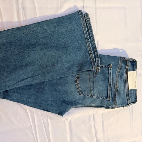 American Eagle Outfitters Light Blue Flare Jeans - Picture 2 of 4